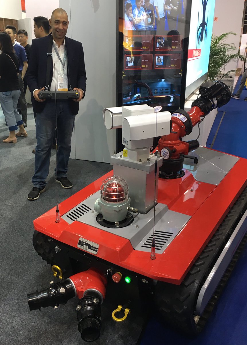 lee_byrnes's tweet image. Testing out this awesome #FireFighter #Robot #Heatsensor #Cctv #FireSafety #FireMan #Tech #Safety #Technologies #SavingLives