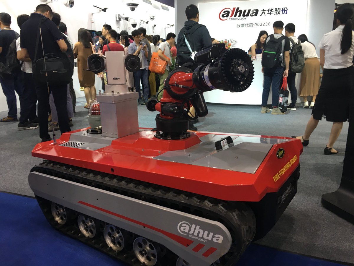 lee_byrnes's tweet image. Testing out this awesome #FireFighter #Robot #Heatsensor #Cctv #FireSafety #FireMan #Tech #Safety #Technologies #SavingLives