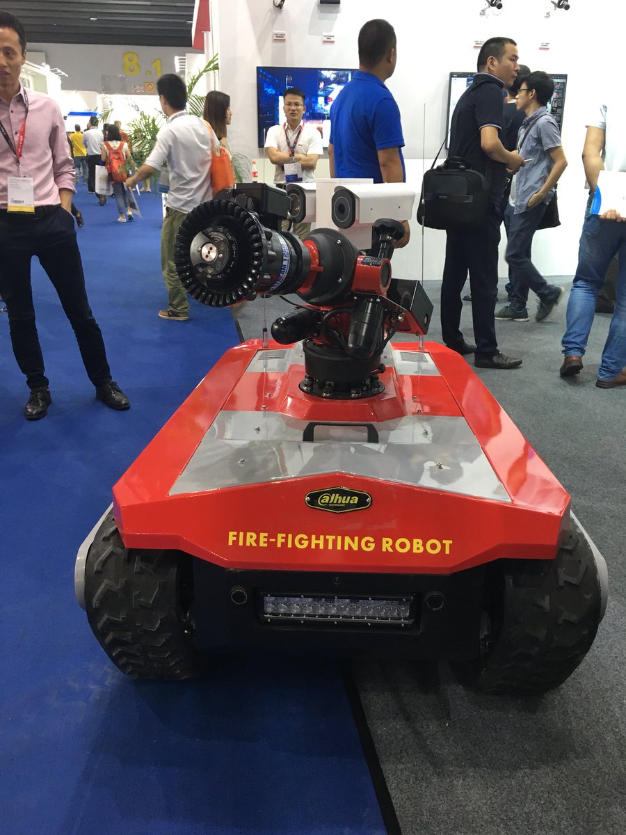 lee_byrnes's tweet image. Testing out this awesome #FireFighter #Robot #Heatsensor #Cctv #FireSafety #FireMan #Tech #Safety #Technologies #SavingLives