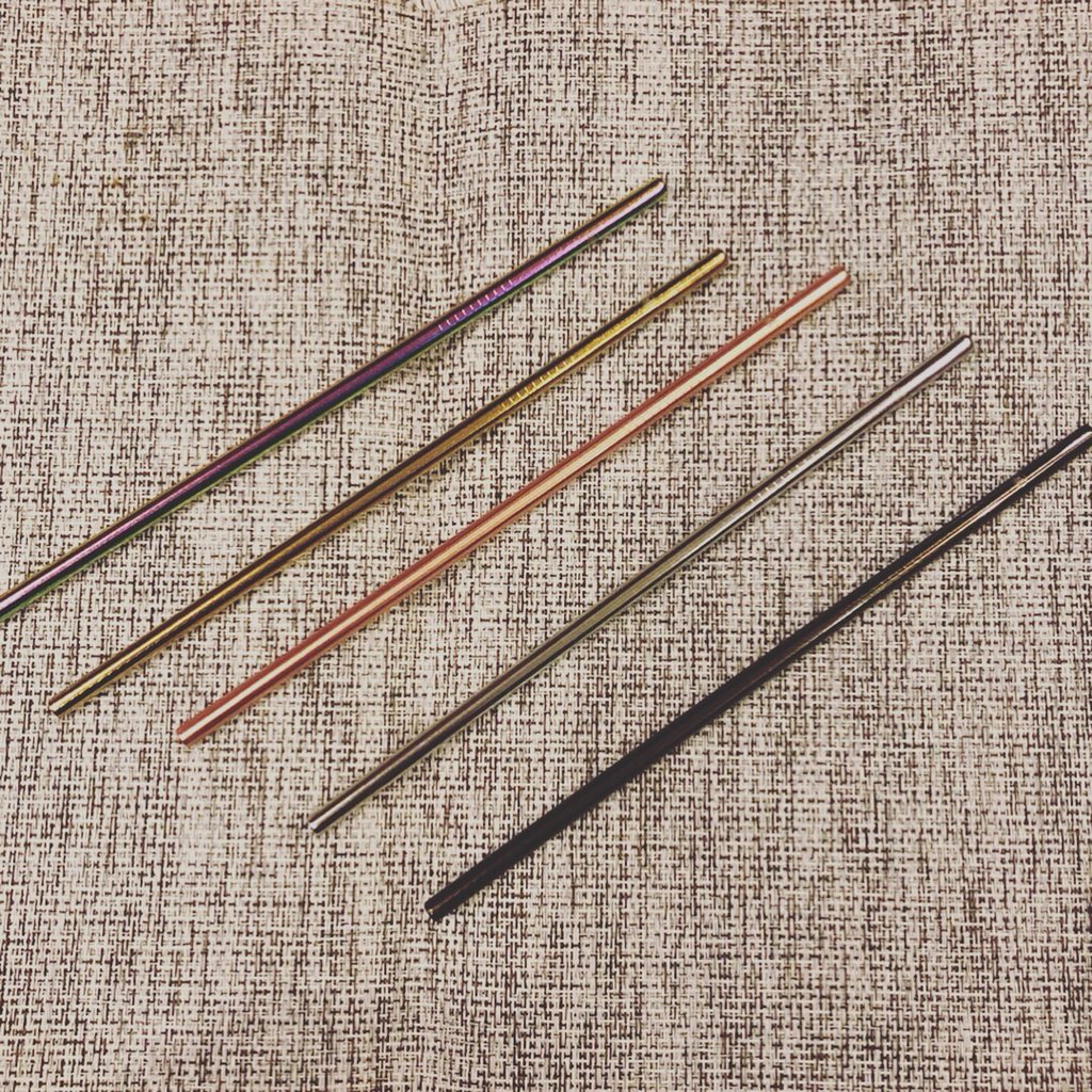 chamsssey's tweet photo. Let’s all help reduce plastic waste by avoiding single-use plastic straws and use alternatives like stainless steel straws ♥️ guys please follow my account @zwmnlph on instagram! https://t.co/vV4ABsrY7T