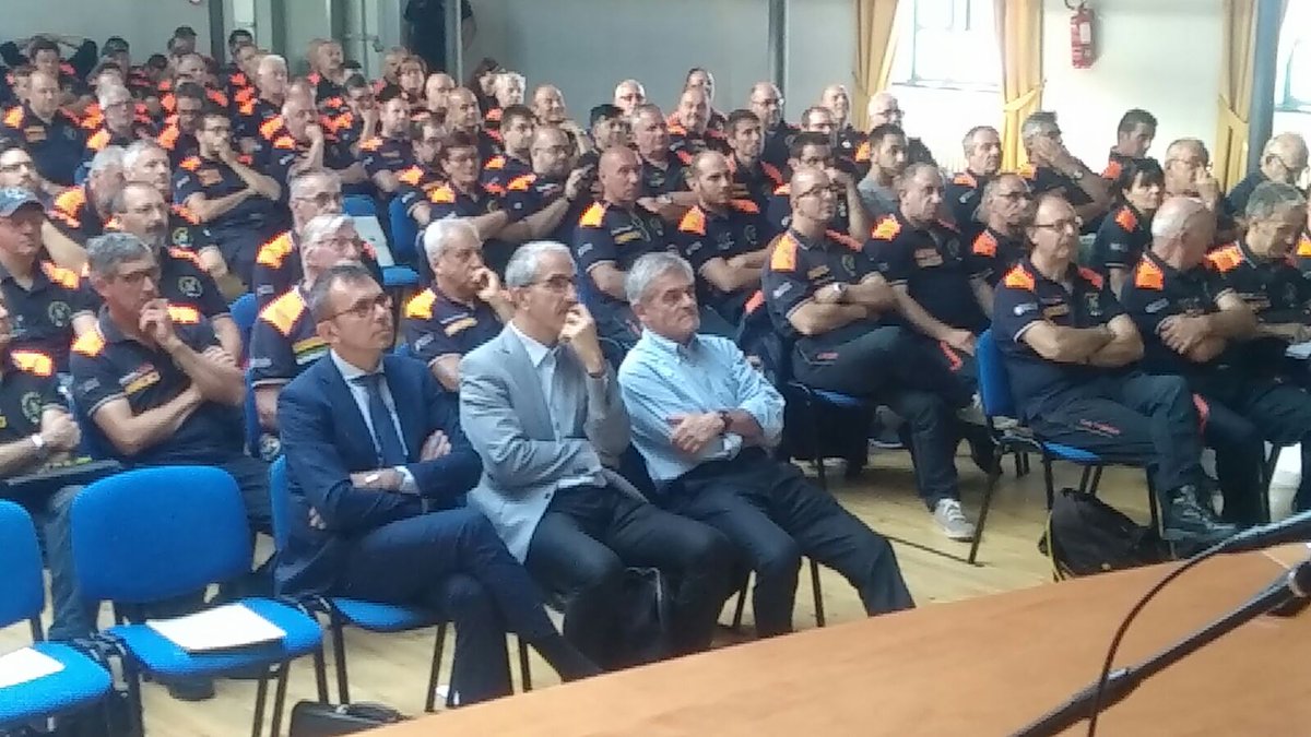 Presso la sala congressi dell'ex Manifattura di #Cuorgnè è iniziata l'assemblea regionale del Corpo #Volontari #AIB della <a href="/regionepiemonte/">Regione Piemonte</a>. Presenti il   presidente @SergioChiampa e l'assessore <a href="/A_Valmaggia/">Alberto Valmaggia</a>.