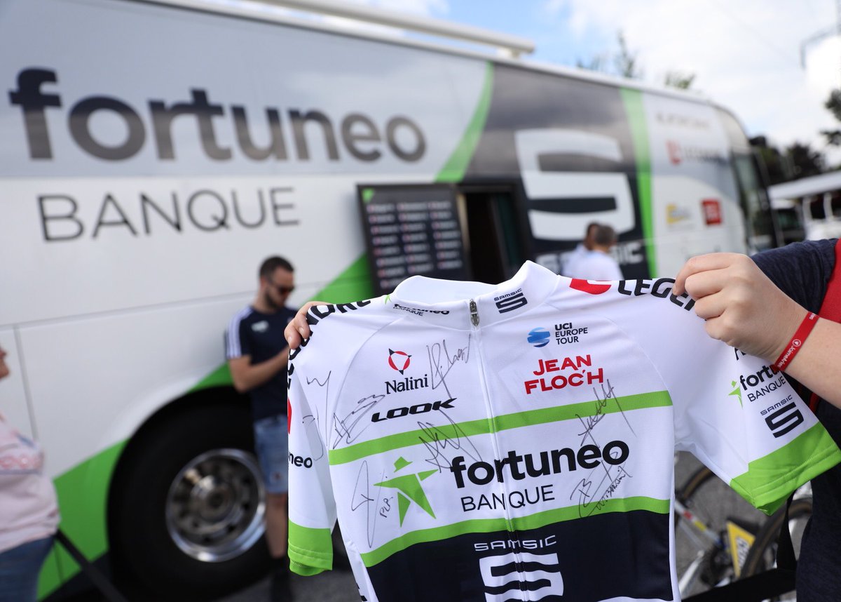 WeAreArkea's tweet image. 🇫🇷 @dauphine 

🚴‍♂️ [#Jeu] Follow + RT ce tweet pour tenter de remporter le maillot du Team @Fortuneo_Samsic 💚 dédicacé par l’ensemble de l’équipe engagée sur la course (Barguil/Bouet/Feillu/Perichon/Hardy/Pichon/Moinard).

➡️ Un 🎁 by @JaimeCMArkea 
#TeamArkeaCycling