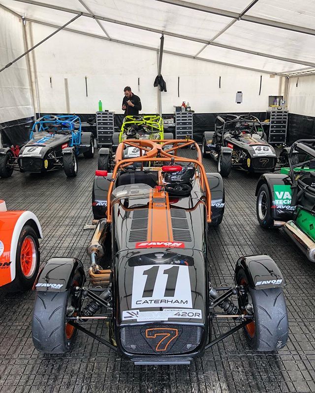 It’s race day! #caterham #caterham420r #racecar #becauseracecar #420r #silverstone #britishgt #dprmotorsport ift.tt/2sKDssj