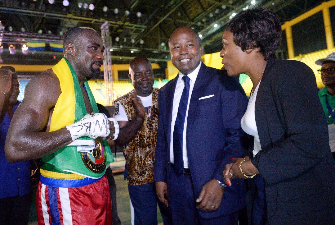 LDiweckou's tweet photo. Toutes mes félicitations à notre compatriote, @TaylorMabika, vainqueur du valeureux Nuri Seferi à l'occasion du championnat francophone WBC 2018, ce vendredi 8 juin au palais des sports de #Libreville. 
Vous avez rendu fier le #Gabon ! 
 #boxe #sport #victoire #fairplay https://t.co/brSm7IWc2h