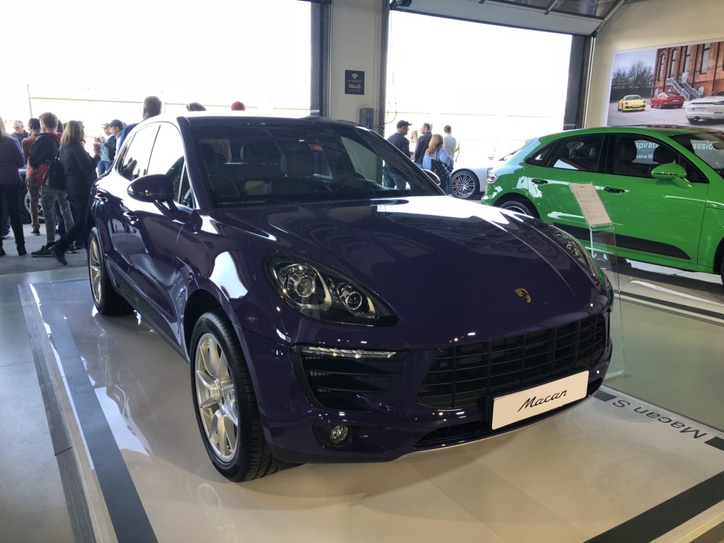 Zero2Turbo's tweet photo. Some Macan S Skittles here at Kyalami for #SportscarTogetherDay https://t.co/36TLyVHcFR