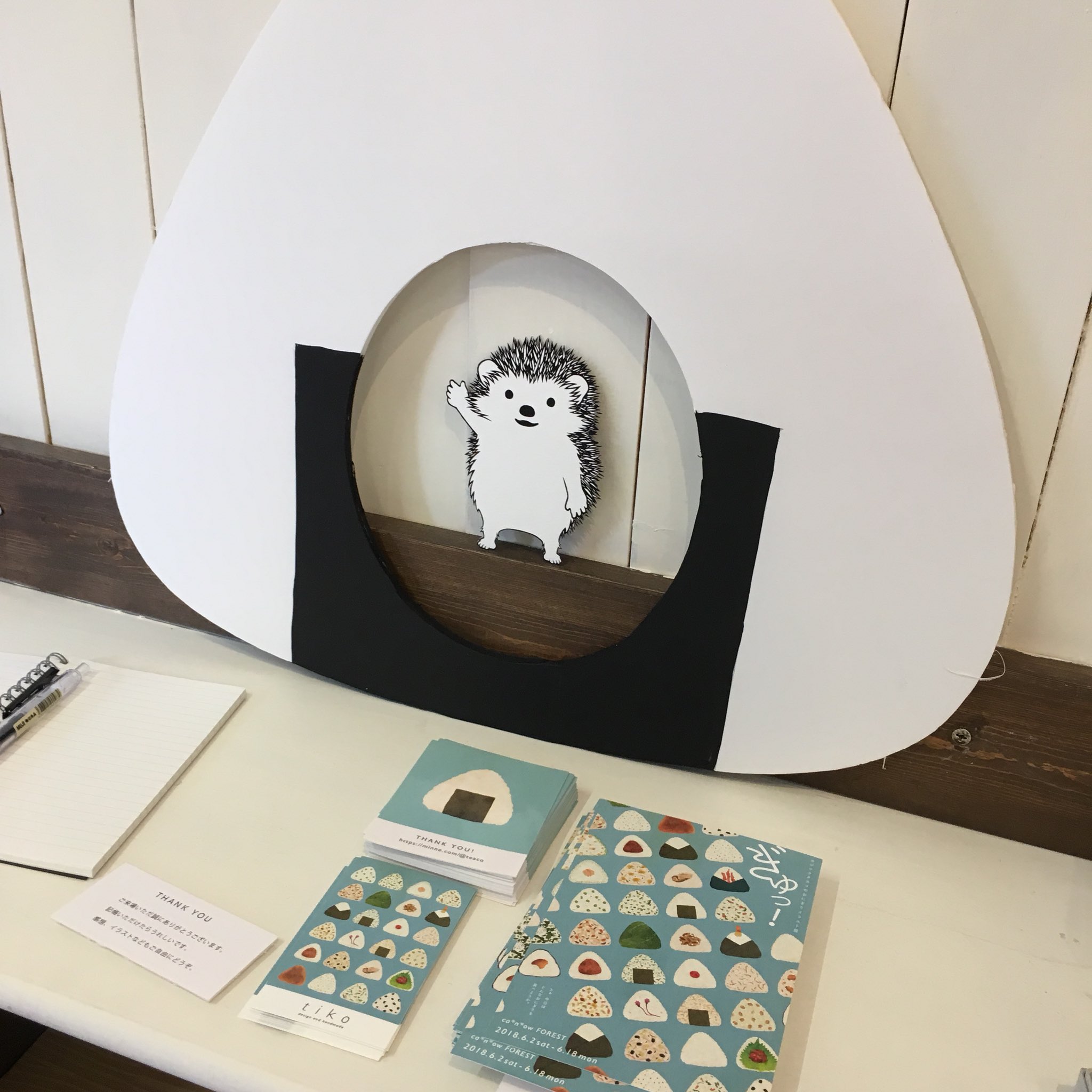 阿佐ヶ谷ca N Ow キャナウ 今日はおにぎり顔ハメ大活躍 クリマツ君も顔ハメってゆかー 写真撮っていかはれましたー Canow Canowforest 阿佐ヶ谷 おにぎり T Co Beaketg2dl Twitter