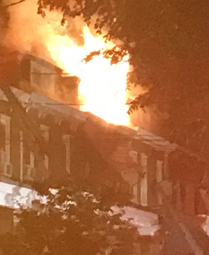 dcfireems's tweet photo. Update Working Fire 900 block Decatur St NW. Had heavy fire 2nd floor and attic 2 story occupied  middle row dwelling. Fire knocked down. Aggressive work by #DCsBravest prevented spread to adjoining homes. No injuries reported at present. https://t.co/yQ7GhTDoV6