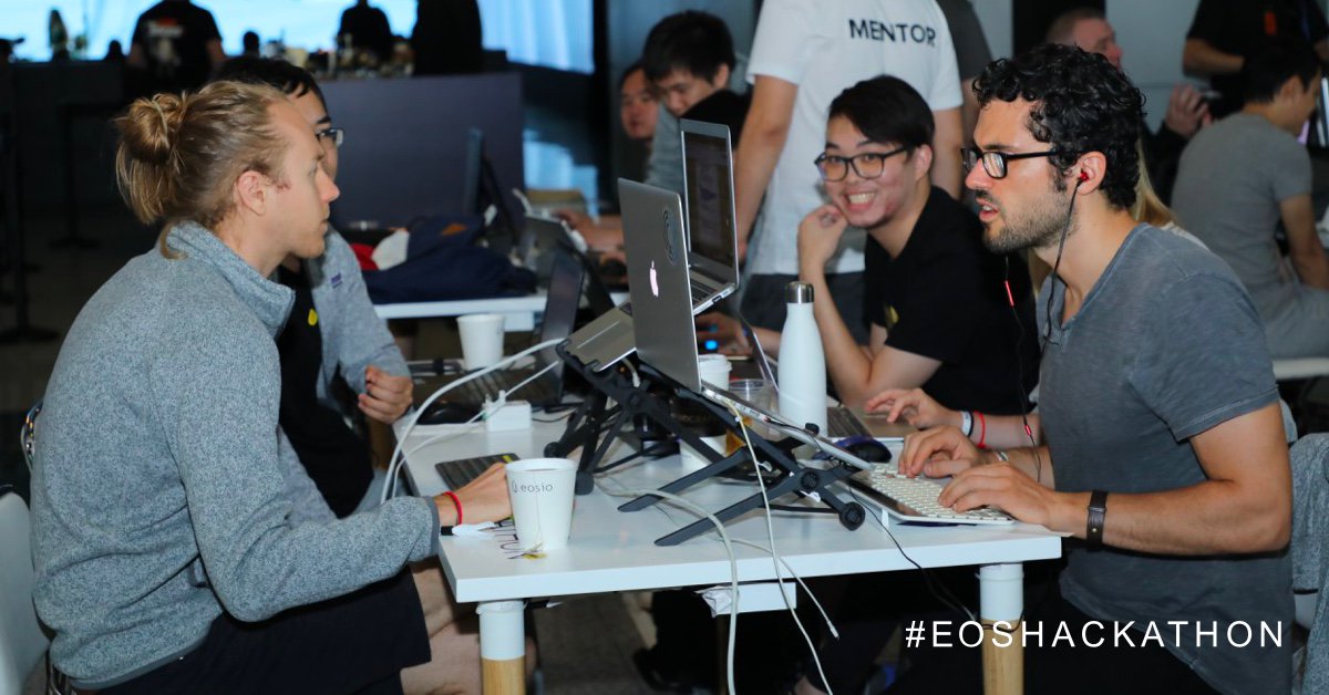 EOSIO's tweet photo. 20 hours to go until the teams submit their pitches at the #EOSHackathon. https://t.co/hdWuWrM9bc