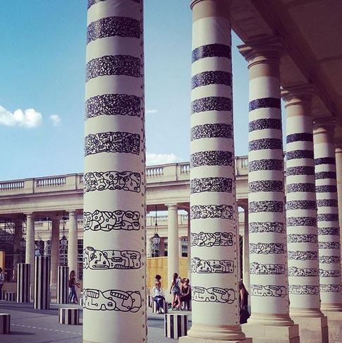 Untitledmag's tweet photo. Face à ses colonnes, Daniel #Buren fait retirer une œuvre de street-art
https://t.co/1O7ZdNEt9P https://t.co/ufOvMYSIBu