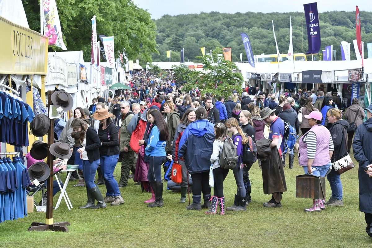 BritEquestrian's tweet image. LIVE eventing from @BramhamPark

Watch the cross-country phases for the CCI3*, CCI3* U25 and CIC3* competitions on the Bramham Facebook page or via their online stream: bramham-horse.co.uk/competitions/l… #EBHT