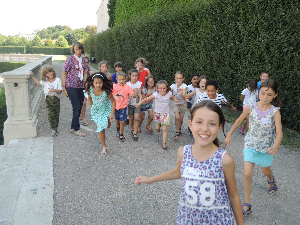 belvederemuseum's tweet image. Morgen: Als neugierige Museumsdetektiv_innen können Kinder in die Goldenen Zwanziger reisen &amp;amp; knifflige Rätsel lösen. Mehr Informationen zu unserem Kinder-Kunstvermittlungsprogramm am Sonntag ➡️ bit.ly/2JlKlXk #wien #belvederemuseum #kinderprogramm