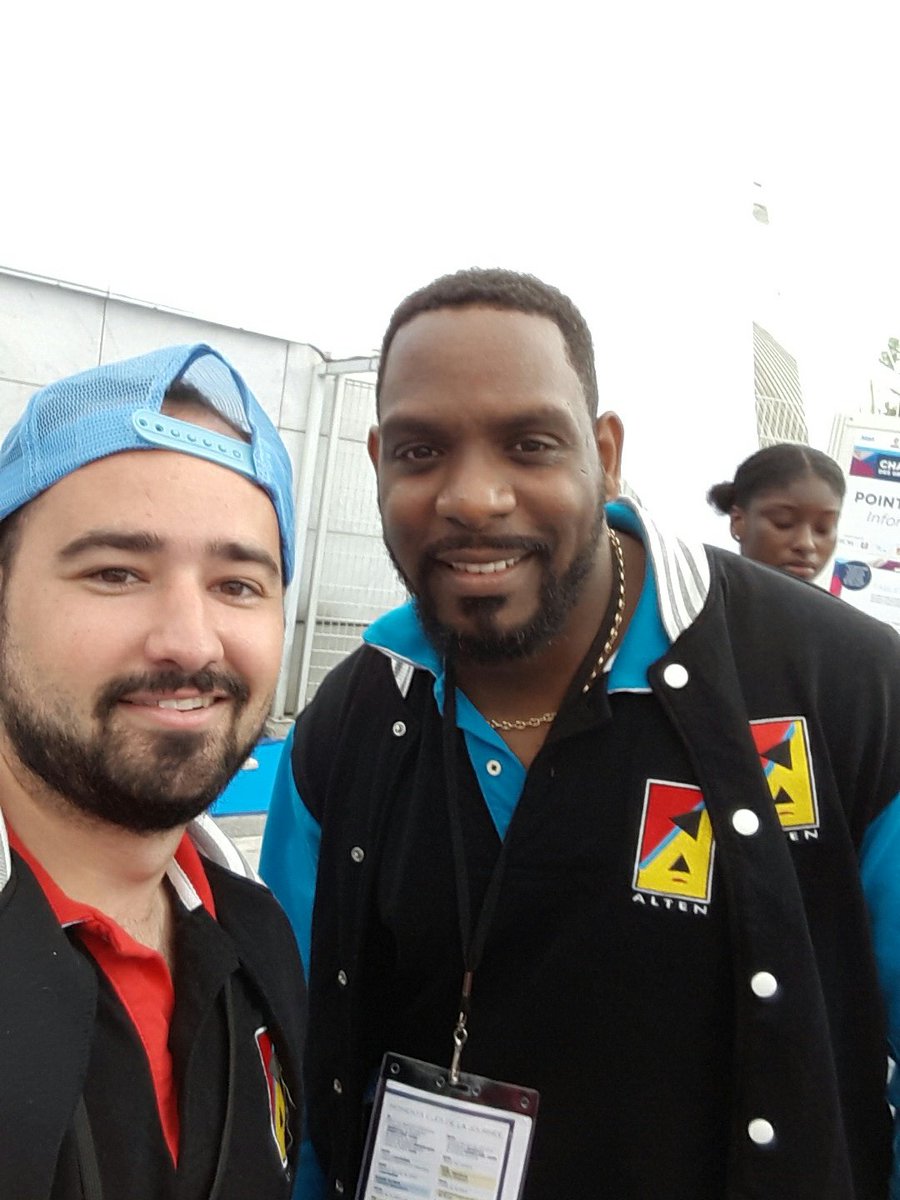 William_Odsi's tweet photo. Avec Ronald POGNON sur le Stand Alten ❤💛!! Bonne chance à notre Champion pour la course des légendes cet après-midi 🏆🏆💪!! @CDMGE @EmyTrappler @Alten_Recrute @Alten_france https://t.co/Jw9GPuAW9E