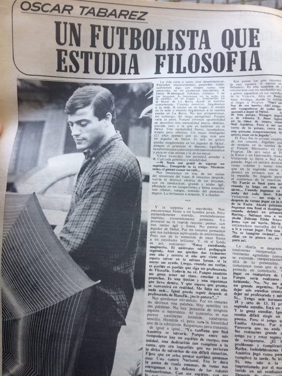 amorandi95's tweet photo. Finalmente pasaron años para que Lacalle y Sanguinetti tuvieran razón; Que si ganaba la Izquierda algún intelectual “comunista” se llevaría a nuestros jóvenes a Rusia. Lo que no imaginaron es que fueran en un moderno charter y que los acompañaría todo un pueblo. Suerte muchachos https://t.co/dyqEPn1LPU