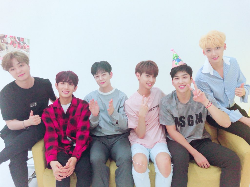 BOYFRIEND tweet media