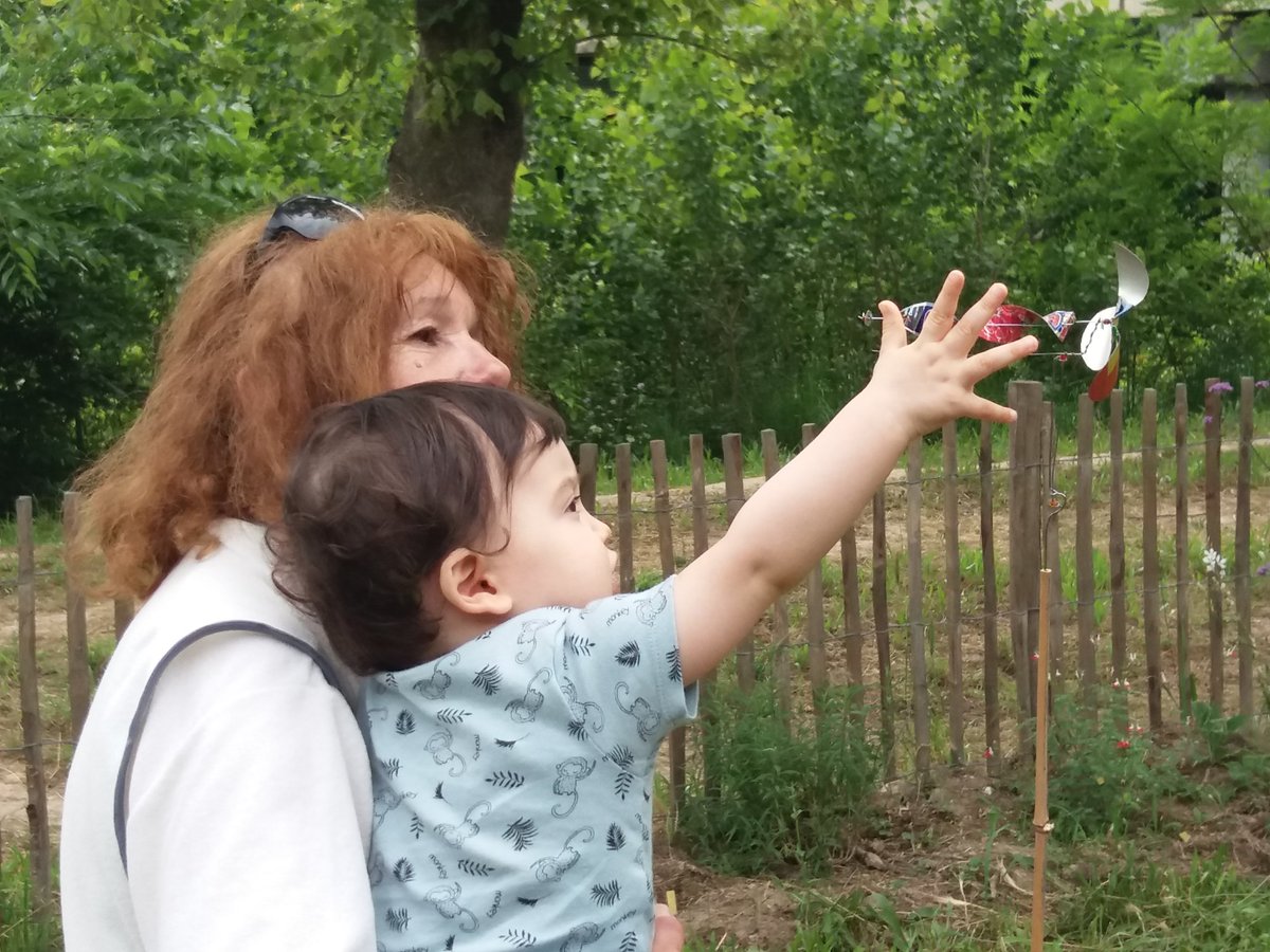 fredvinson34's tweet photo. A #Montpellier on cultive son #jardinPartagé : la #biodiversite au service de la #convivialité en toute #intergeneration avec l asso  #LPJA au #ParcRimbaud (#lesAubes) pour son 1er anniversaire ! @montpellier_ @Saurel_P @deverbizier @sautortorici @henrimaillet34 @RabiiYoussous https://t.co/lKk0XlF9PO