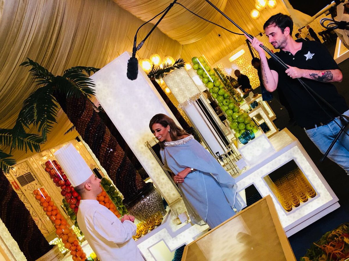alielbourji's tweet photo. During my interview with prettiest @lindabeaini #asateertent #asateer #atlantisthepalm #alielbourji #alibourji #ayamnarestaurant #aymana #presenter #dubaiblogger #foodblogger #chefalielbourji #lebanesechef #ramadan2018 https://t.co/Bweapz1LTF