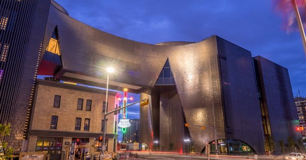 GrandVentureTCo's tweet photo. Calgary's enviable position at the base of the Rocky Mountains has long made the city a draw for domestic and international visitors. Its location, coupled with the famed Calgary Stampede, which has been wowing audiences for more than a century, has fi ... https://t.co/T7c4yHQQeI https://t.co/g2VDGrJhoJ