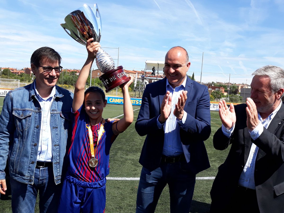 FutbolCatalunya's tweet photo. Felicitats @FCBmasia   Campiones de Catalunya alev-benj. Triomf davant Manu Lanzarte 4-0. Informa:Edu Berzosa https://t.co/6iQCiErJd4