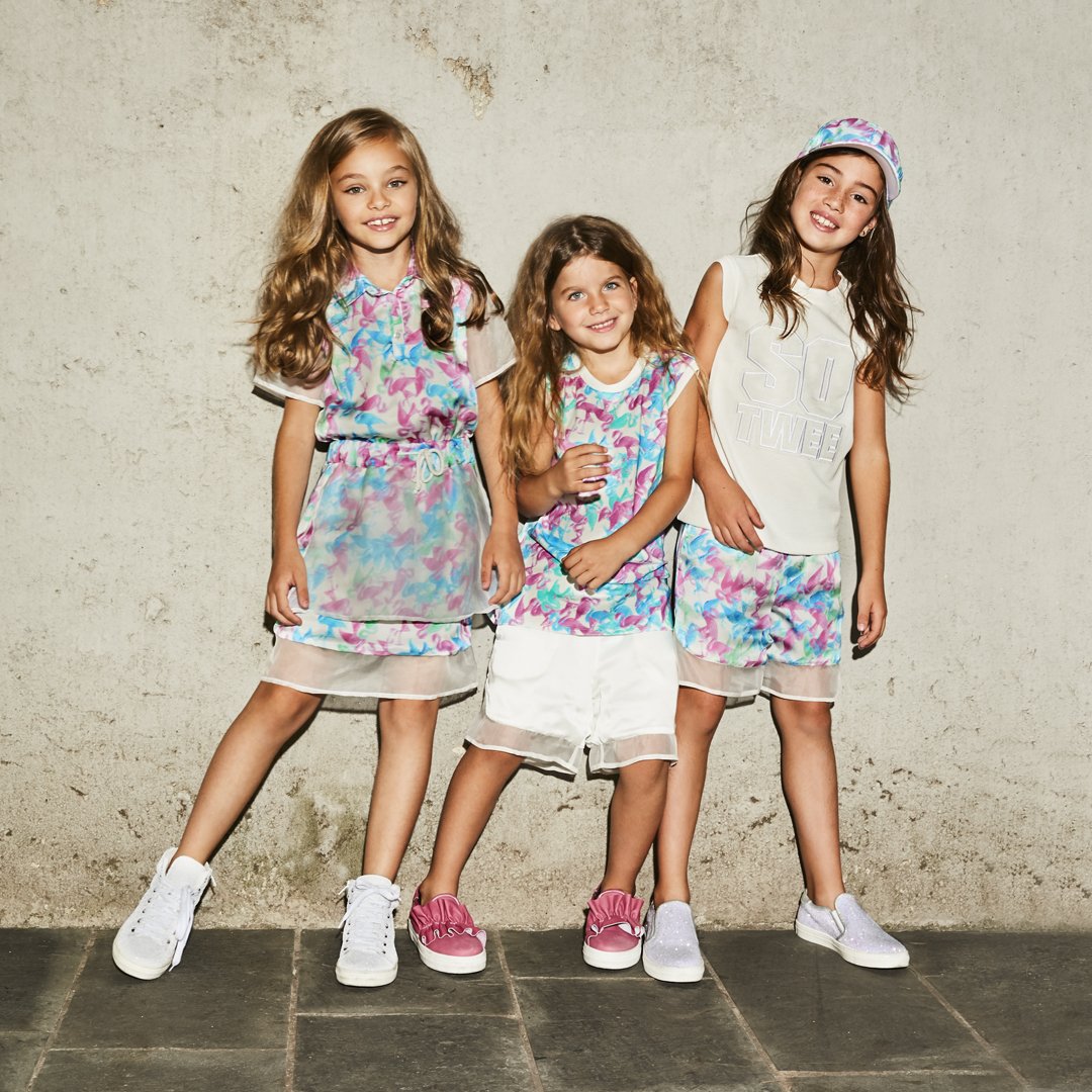 School is over so let's this summer vacations started kids with So Twee by Miss Grant SS 18 #missgrant #missgrantstyle #sotwee #styleinspiration #styletips #fashion #sporty #sportychic #chic #fashionaddicted #fashionblogger #fashionista #fashionkids #schoolisover