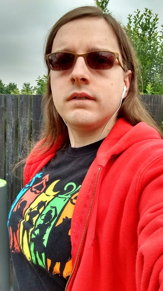 PnkThrnRambles's tweet photo. So I think today might actually be my first proper day presenting female outside without needing a costume. Still look like a brick though. 😭
#transitionprogress https://t.co/2C6xAP7Nal