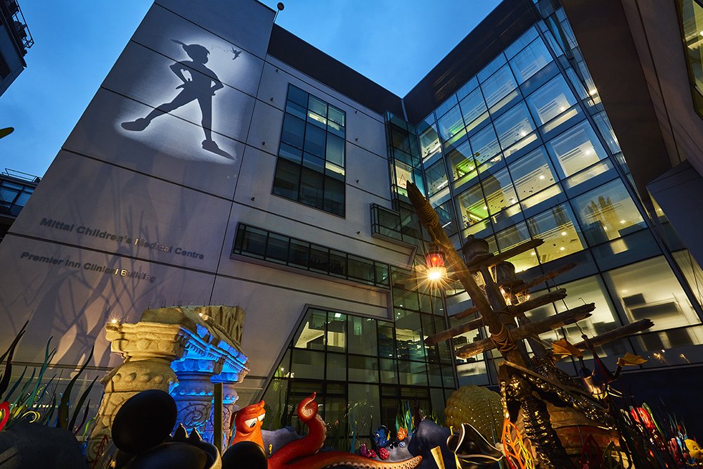 Lastly, at night, look out for the shadow of Peter Pan and Tinker Bell illuminating the external hospital walls overlooking #TheDisneyReef. Peter appears to wish patients and families good night.