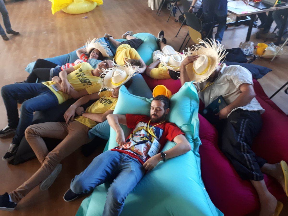 peristock's tweet photo. @swetours @swmtp @StartupAngers @SW_Rennes @_JYMIZ @hervedecaux2 L'échauffement doit être long parce que chez Péristock nous on l'attend toujours le réveil musculaire ! ZZZzzzz #SWTOURS https://t.co/5MTVAQhnIk