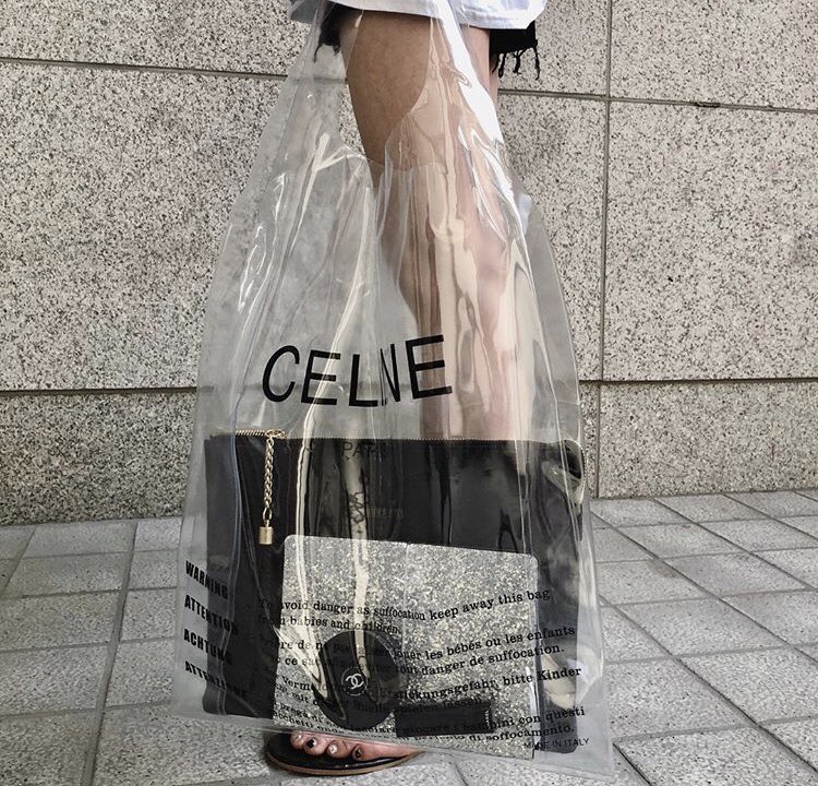 saint__a's tweet image. ▪️셀*느 PVC백▪️

요즘 대세인 PVC백
사진 상으론 안보이지만
양가죽 파우치가 들어갑니다^^

양가죽이냐 아니냐의 차이는
알고 계시죠?
DM 문의 주세요^^
스토어에는 올릴 계획 없습니다.^^

#키라키라 #kirakira #pvc백 #셀린느 #양가죽파우치 #유행템 #여름가방 #신상 #1:1 #pvc