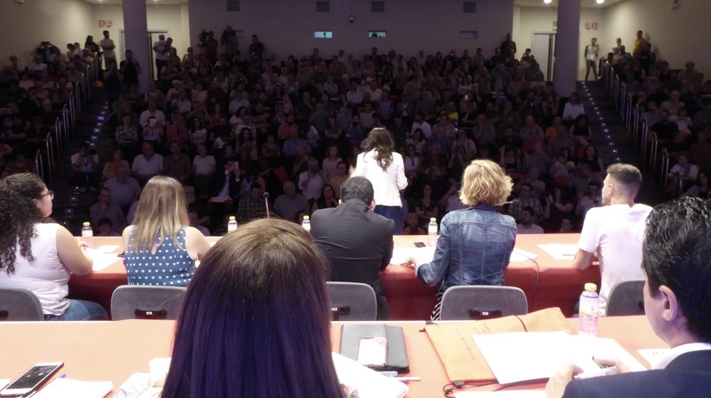 monicaoltra's tweet photo. La nostra identitat ha estat construida des de la mirada a cada persona, des de la felicitat de tots els dies, des de la política de les xicotetes coses però que milloren el dia a dia de moltes persones #CongrésIniciativa #ConstruïmFutur #ConstruimosFuturo https://t.co/AFMY6SOP0d