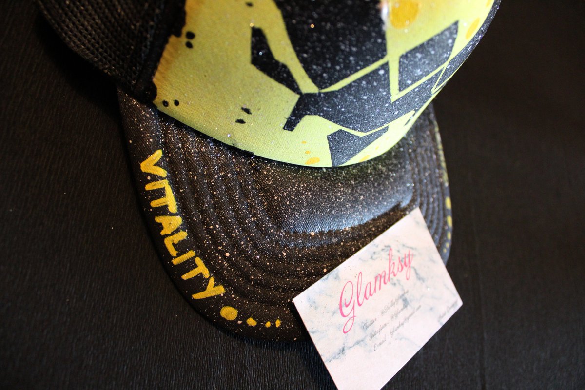 Glamksy's tweet image. Nouvelle production avec le logo de la  @Team_Vitality 🐝@BrokyBrawks @WhiTePenGoiN @Tommey @Vitality_Neo   @Heaavens @ZephiR6S @Vitality_Ultra @Midou____ @Paschy90 @FreaKiiRL @FairyyPeak @KalaxzHS @YamatoMebdi @Windello_HS @SparkR6S @YoggHS  ... 🐝🐝 RT + Like appréciés ☺️ 🎮