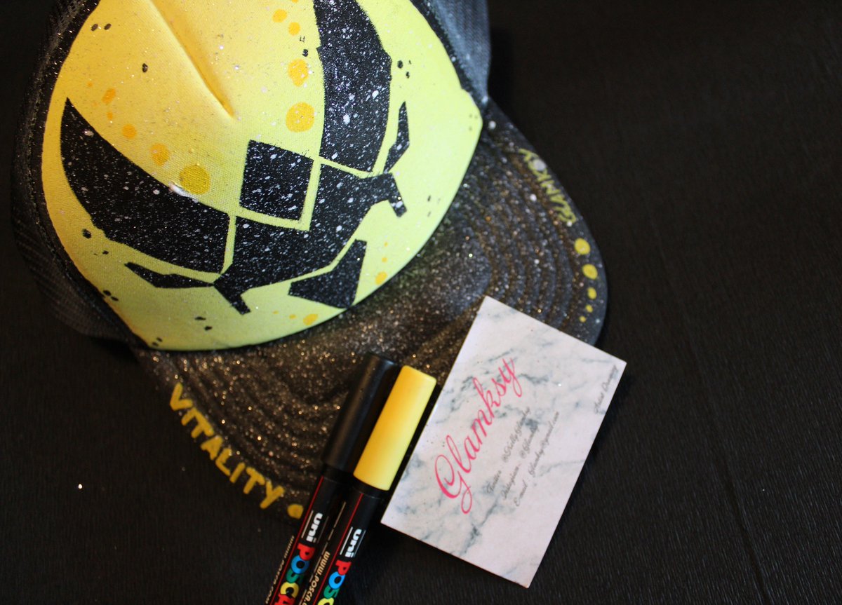 Glamksy's tweet image. Nouvelle production avec le logo de la  @Team_Vitality 🐝@BrokyBrawks @WhiTePenGoiN @Tommey @Vitality_Neo   @Heaavens @ZephiR6S @Vitality_Ultra @Midou____ @Paschy90 @FreaKiiRL @FairyyPeak @KalaxzHS @YamatoMebdi @Windello_HS @SparkR6S @YoggHS  ... 🐝🐝 RT + Like appréciés ☺️ 🎮