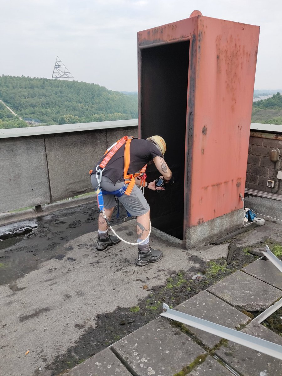 left_big_toe's tweet photo. #scanning in lofty heights today for our upcoming @realities_io project. #Photogrammetry done, now waiting for the last round of our #BLK360 to finish! #scanningSaturday https://t.co/j7qqWuWLf0