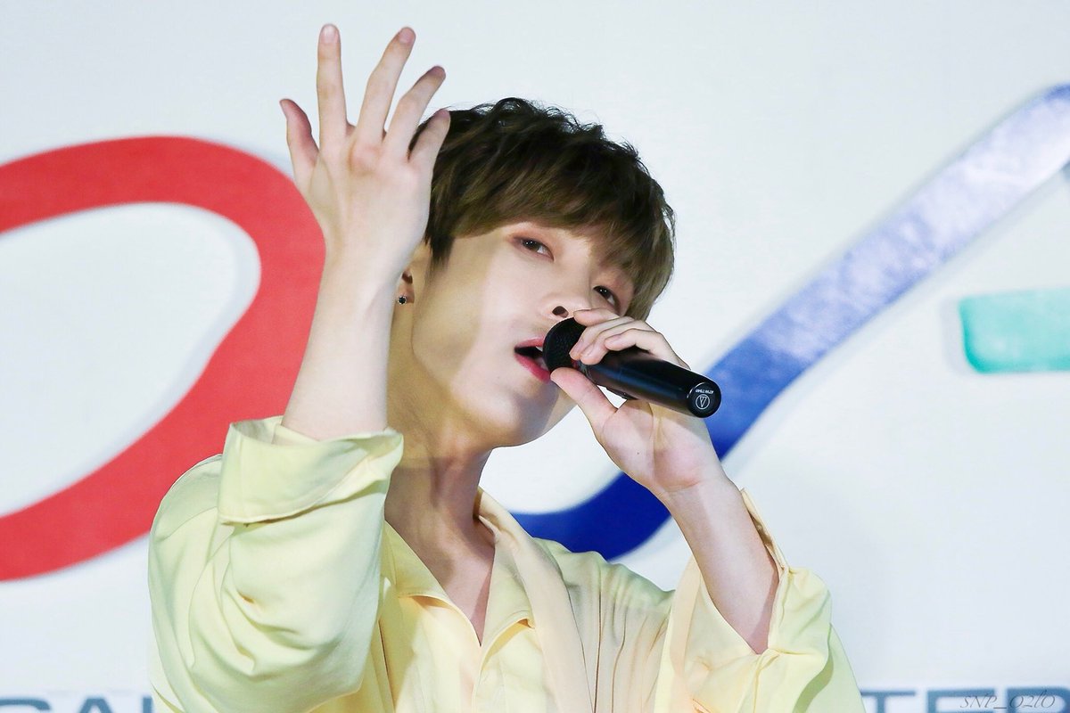 SNP_O2lO's tweet photo. 180601 난바OCAT 
#Snuper #스누퍼 #SANGHO #상호 #BLOSSOM #튤립 #Tulips @snuper6 https://t.co/mjWSAyLjeH