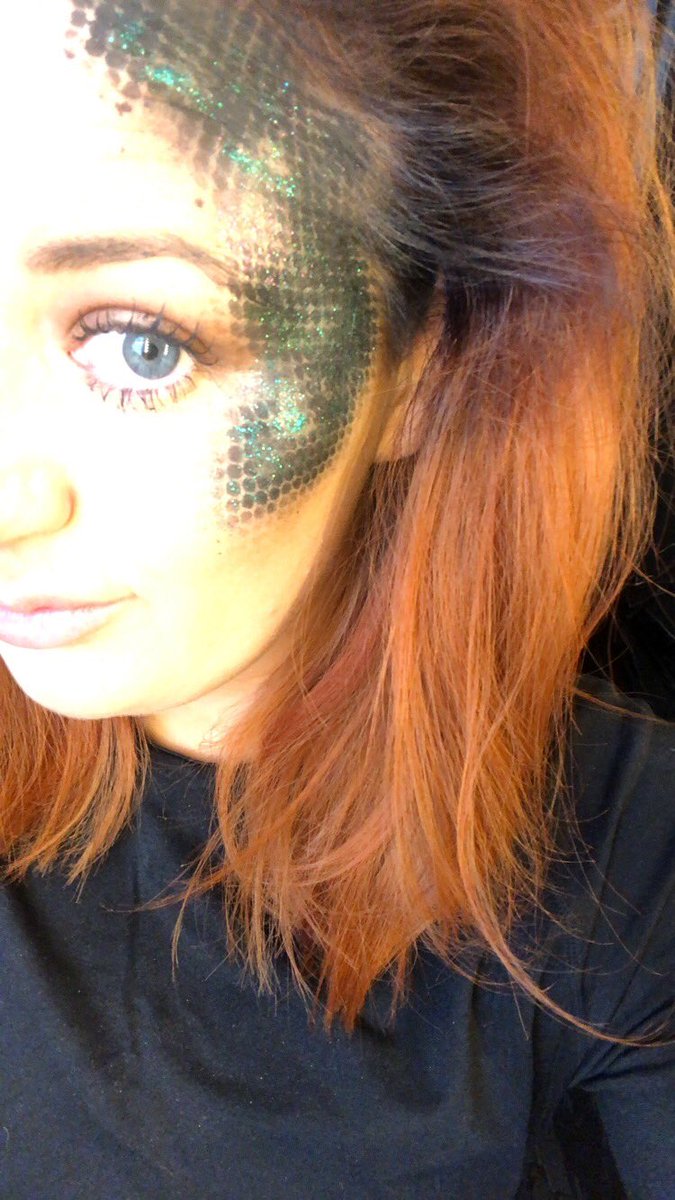CJBrennan's tweet photo. #gameface for @TheRegendaGroup #dragonboat #race today. #boatsnrows https://t.co/Rxpi4UrKHi
