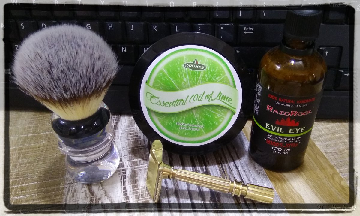 luv2shave's tweet photo. #sotd #wetshaving #shaving #Razorock #essentialoil #lime #ShavingCream #evil #eye #lime #Aftershave #BCSilvertip #Plissoft #shavebrush #GemRazor #clogproof #vintage #1930s #personna #GemBlade
welcome thundering south west monsoons in #mumbai @razorockJoe https://t.co/IQSazNg5xI