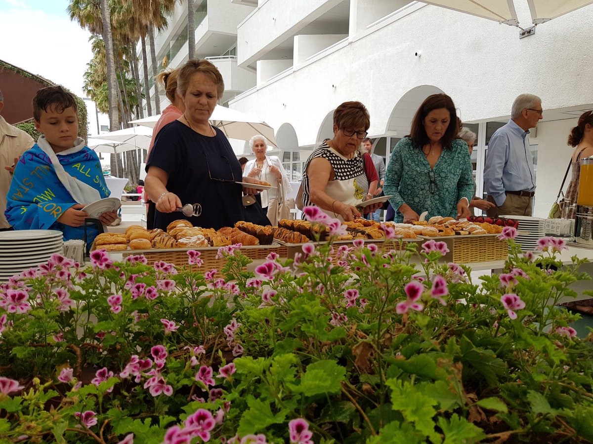 ABADIP_Baleares's tweet photo. Excelente refrigerio que nos ofrece @IBEROSTAR durante la Jornada Anual de Inmunodeficiencias de Abadip #Mallorca #Salud #ABADIP https://t.co/y1SXTEwZdQ
