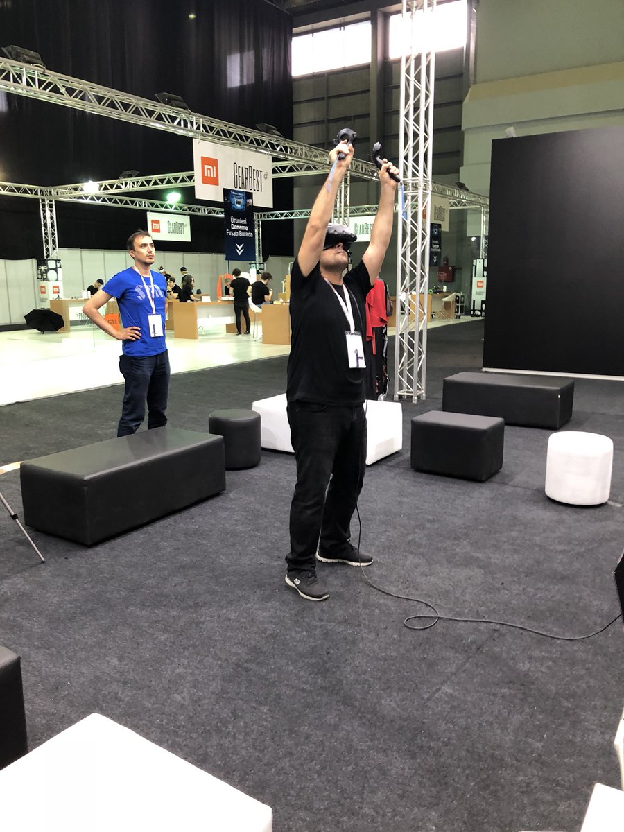 yenimedyalab's tweet photo. #vrlab #vraydin #iaukampus #iauyenimedya #virtualreality #cnrgamesweek #CNRGamesWeekİstanbul https://t.co/soXENFzS0j