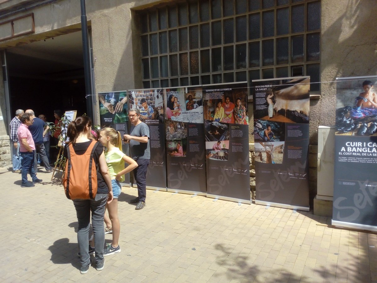 CoopDeCapAnoia's tweet photo. Durant tot el dia podeu veure l‘exposició de @setemcat sobre @robaneta #coopdecap @barridexauxa https://t.co/mp4FrEgVvC