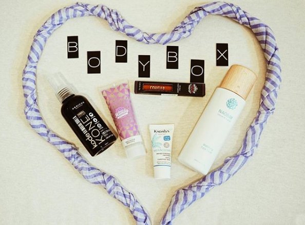 Bodybox_es's tweet photo. Las primeras imágenes de la nueva BodyBox Junio Photo Ready con marcas como #MerciHandy #Kadalys #Periche  #Naobay #Cougar ya están aquí ¡Hazte con ella! https://t.co/BcvCR24KYc 😍 https://t.co/SoFhXqPM9f