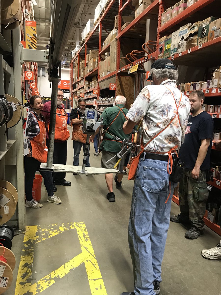katespeiser's tweet photo. #morningmeeting #pk #cuttingwire #oxfordvalley #flum https://t.co/VPkeeugsYc