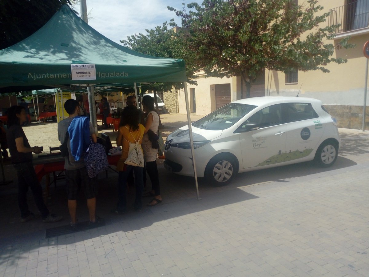CoopDeCapAnoia's tweet photo. Has vist mai un cotxe elèctric i cooperatiu? Vine al #coopdecap a conèixer @SomMobilitat https://t.co/pG8KlHYTji