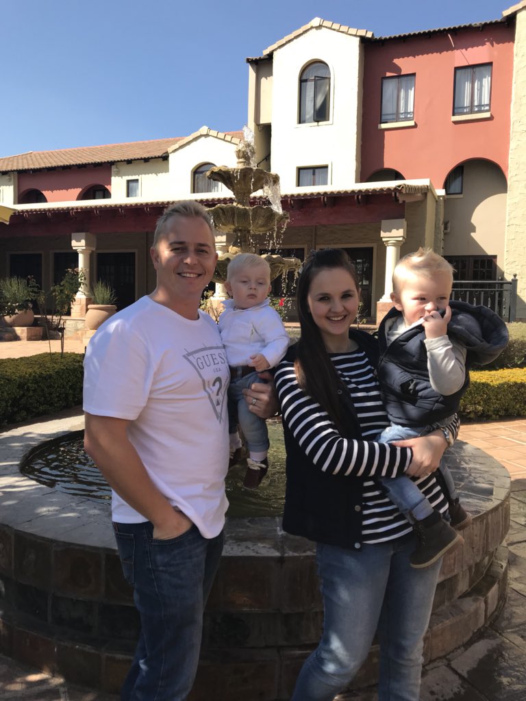 ForeverResortSA's tweet photo. Today @Beeld_Nuus hosted their Beeld Baba van die Jaar 2017 at Forever Hotel at Centurion. @Arnojordaan was the MC and Guest Artist. A truly wonderful for both young and old! #ForeverResort #ForeverCenturion #BeeldBaba https://t.co/HwHb0bgzAv