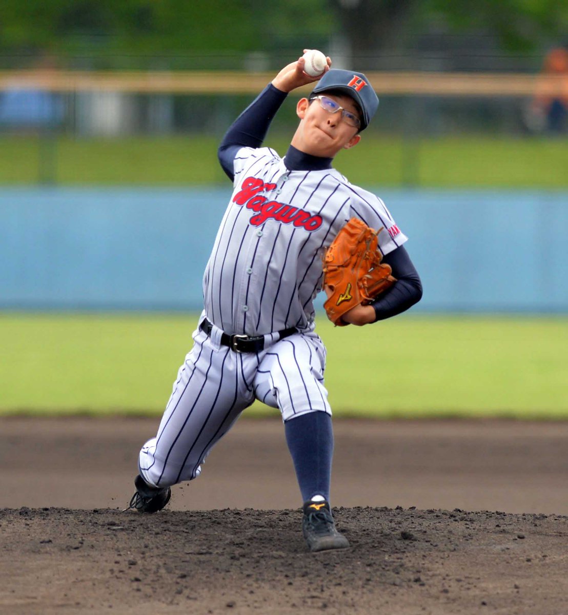 nikkan_tohoku's tweet photo. 春季 ＃高校野球 東北大会９日・準々決勝 ＃羽黒 の右腕エース佐藤幸弥が四球から崩れた。３回まで強打の聖光を無安打に封じるも、６回先頭に四球を出した後に犠飛で同点を許すと７回にも２四球で降板した。＃山形城北 もエース右腕・竹田葵を温存して敗れ山形勢は姿を消した #高校野球news https://t.co/LDYmk3rwhP