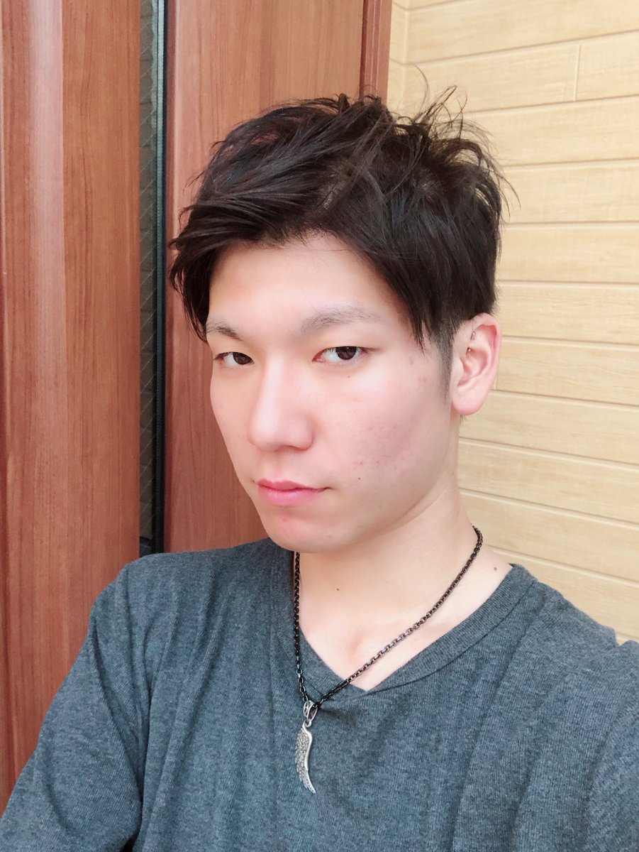福井 陽翔人 飛花 Auf Twitter 意見をください 夏だし暑いし気分変えようと思って 美容室を変えてそこにあった 似合わせカットしてもらいました おでこ出てる なんか変 すいませんが今後前髪上げるかどうかは皆さんからのコメントで決めます 素直