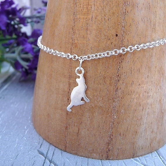 BlackCatJewels's tweet photo. Happy Saturday lovelies!! How're you spending your day? I have just a few of my Pretty Kitty sterling silver charm bracelets left now, and when they're gone, they're gone! I've nabbed one myself already 😻 #womaninbiz #crafturday #Caturday #cats #jewelry
https://t.co/UeAz155sC3 https://t.co/Uhgk3qhOJs