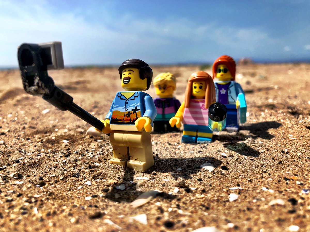 CoastguardTeam's tweet photo. Take a selfie with your family as soon as you arrive at the beach. An up to date photo will help the Coastguard and emergency services if someone goes missing at the beach or along the coast. It’s a simple but effective way to help #999Coastguard #HelpUsHelpYou #KnowWhoToCall https://t.co/qBIGkTjwWY
