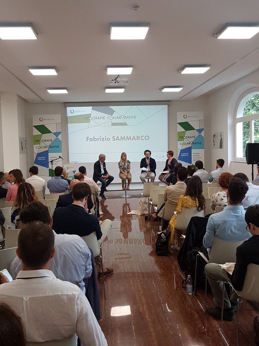 MarianoAvaglian's tweet photo. Il Tema della #responsabilita' è fondamentale per capire il momento che viviamo @fabriziosammarc @ItaliaCamp #GeografieCollaborative #EssereItaliaCamp https://t.co/vbhAKW5ERm