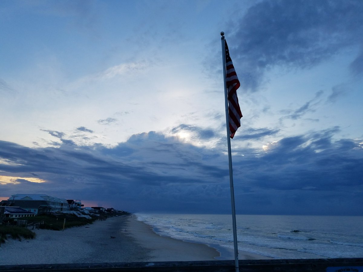 SurfCityPier's tweet photo. #SaturdaySuprises currently 75° with a NE wind at 2mph.. the tide is high..low is at 11:04am.. #SeeingSpots at #SurfCityPier #TopsailIsland #NC #Fishing #FishHuntPhotos #IslandLife #PierLife https://t.co/Q4FYeJ1Ddw
