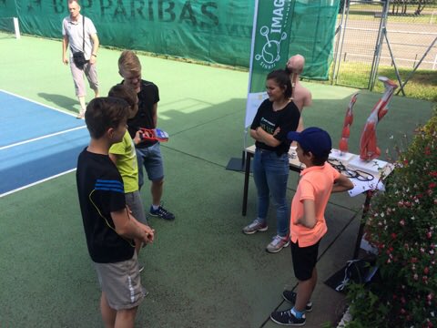 ClementThiam's tweet photo. À l’occasion de #RG18 et de la fête du tennis @FFTennis.#BNPParibas, Comité tennis Haute Vienne @LnaTennis et @IMAGIN_EX ont organisé la découverte du tennis en mélangeant sport,santé et #Science #innovation.Merci à l’ensemble des participants pour leur enthousiasme #advocacy https://t.co/UbulPEGfVB