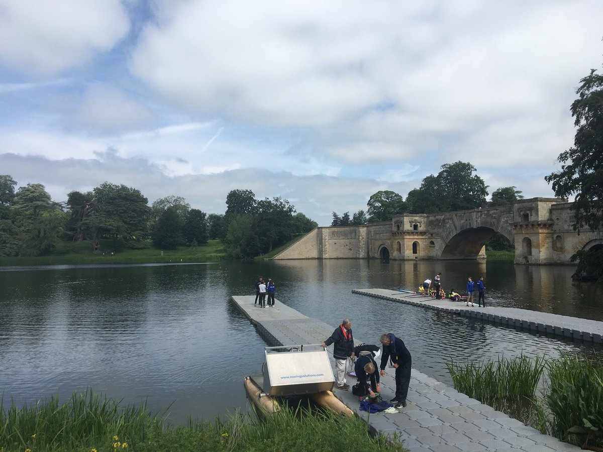 WHS_BC's tweet photo. Look where we are today...the stunning lake in Blenheim Palace. Ye8 girls afloat and ready to roll ✅😎🙌🚣‍♂️ https://t.co/jD2KugnMDN