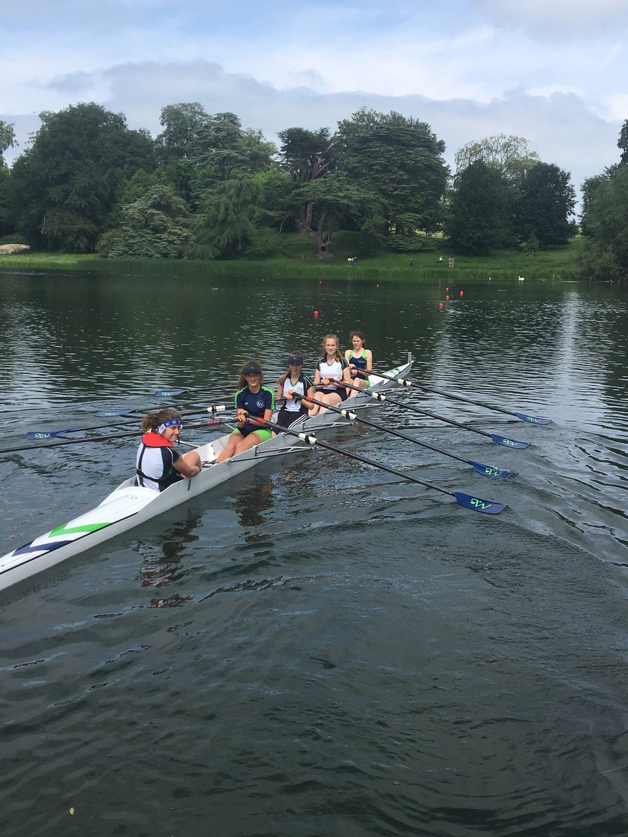 WHS_BC's tweet photo. Look where we are today...the stunning lake in Blenheim Palace. Ye8 girls afloat and ready to roll ✅😎🙌🚣‍♂️ https://t.co/jD2KugnMDN
